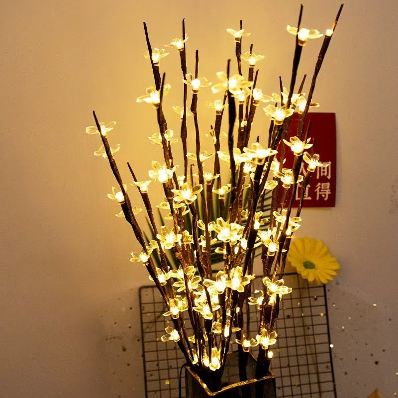 Lampe branche de cerisier, 20 lampes - section à piles, lumière chaude.