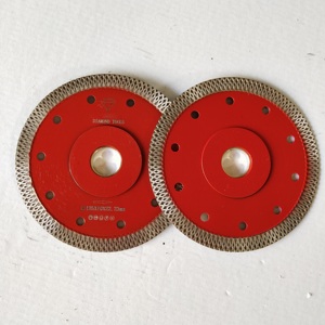 磁器タイルカッティングディスク用の超薄型焼結125mmメッシュターボダイヤモンドカッティングソーブレード