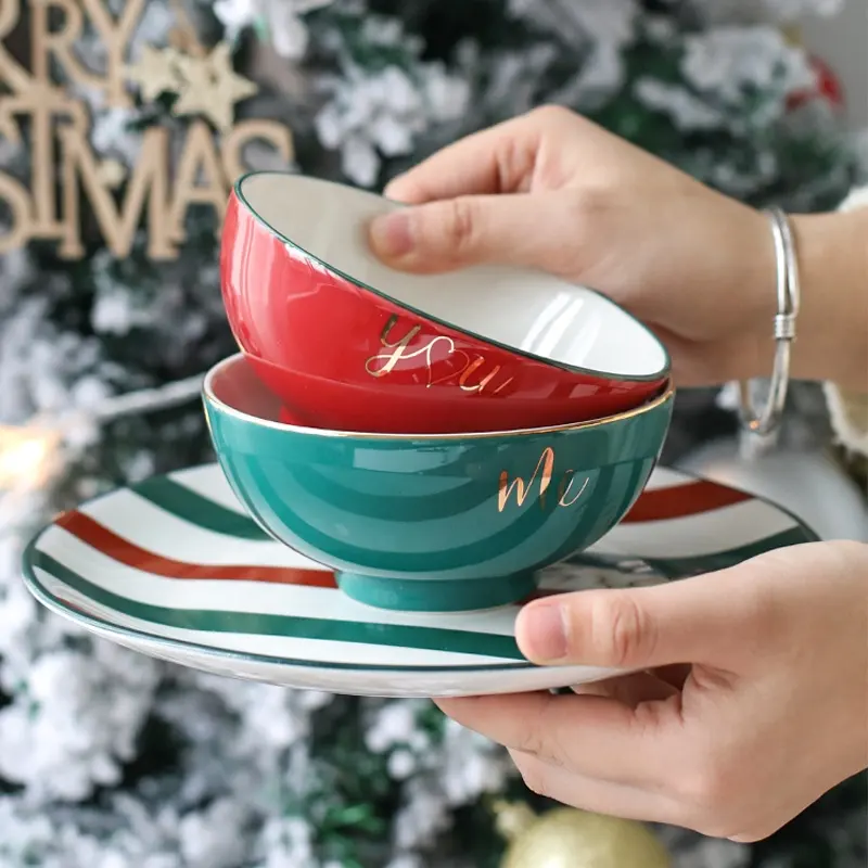 Grandi vendite fuori le stoviglie ceramiche promozionali di natale mette la tazza ceramica della tazza di caffè 400ml con la maniglia dorata dorata