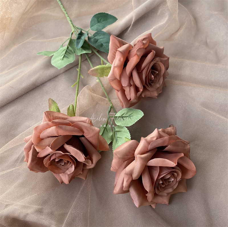 3 diamond rose deep cafe