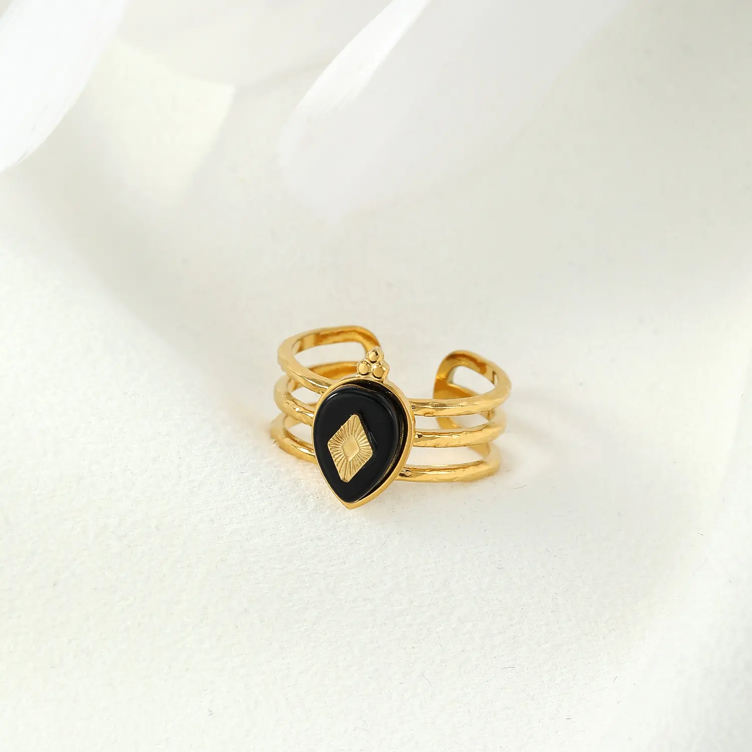 Joyería de diseño personalizada para mujer, sortijas de piedra natural de acero inoxidable chapado en oro de 18K, anillo de oro de Piedras Negras