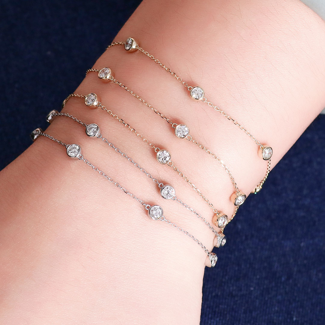 Bracelet en or massif 14 carats avec diamant de laboratoire.