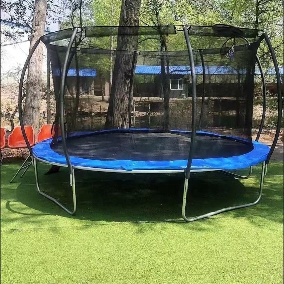 trampoline rond bleu de 8 pieds