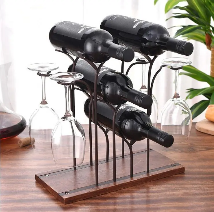 Estante de vino de pie de metal de diseño creativo con portavasos de vino