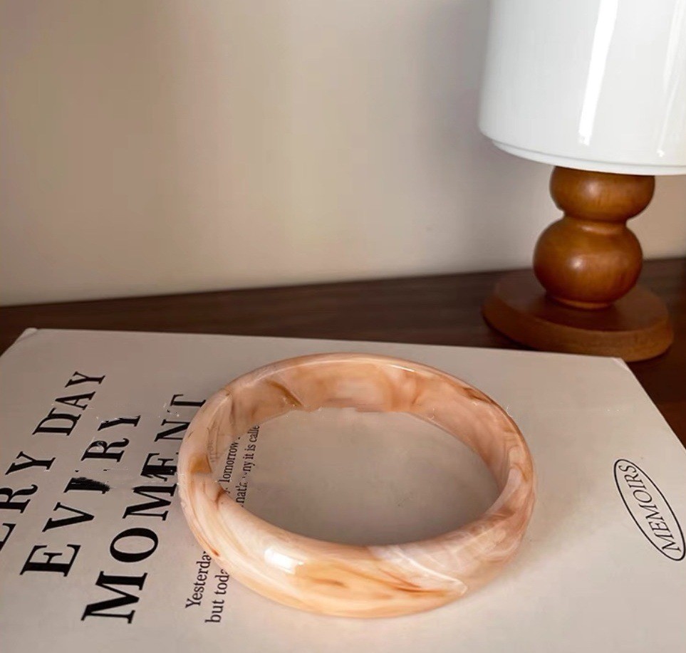 กว้างปานกลาง - สีชมพู