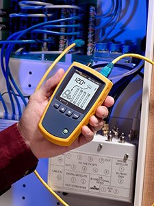 Probador de fibra y cable de red todo en uno MicroScanner2 de Fluke Networks para interruptores WiFi y GPRS - Product Image 2