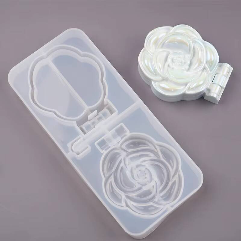 Moule forme rose blanc