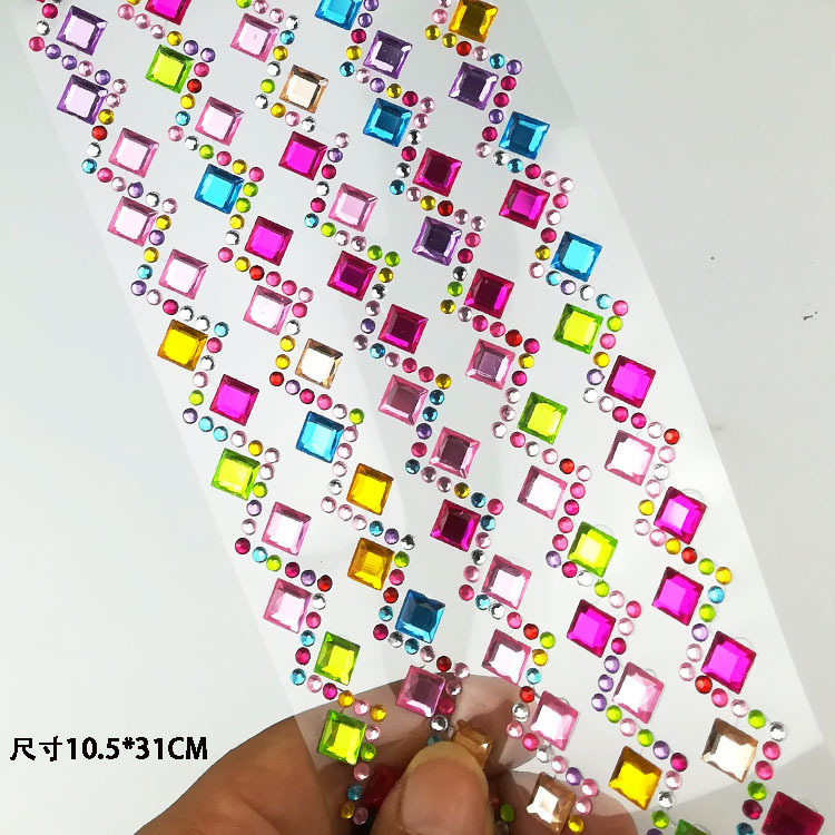 Gros diamant carré de couleur camel