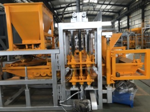 Qt6-15 машина для изготовления бетонных блоков - Product Image 4