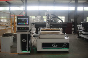 Fresadora CNC de gabinete estándar europeo, cambiador automático de herramientas, 3 ejes, 4 ejes, 1325 ATC, enrutador CNC de fresado de corte - Product Image 2
