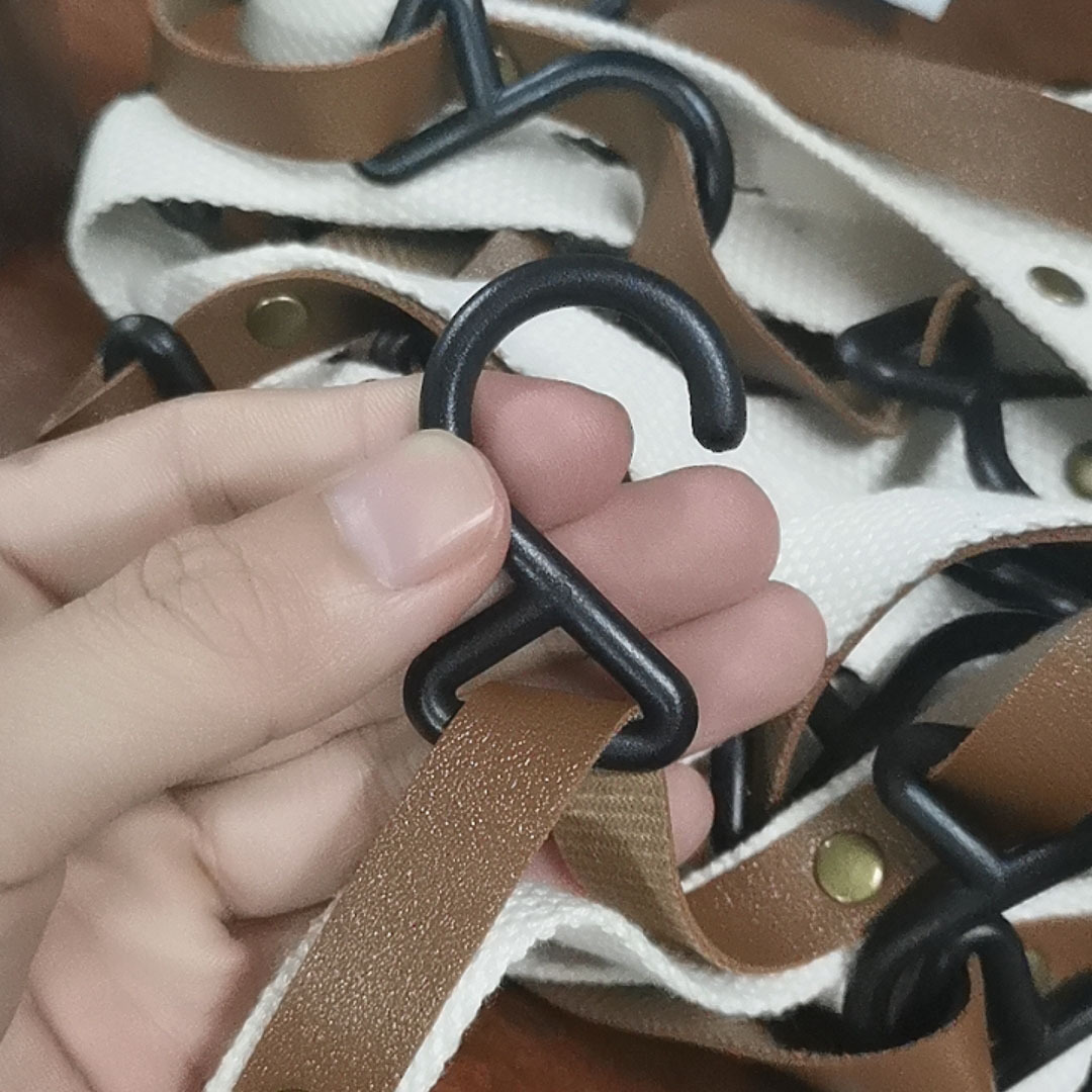 Khaki lanyard (with 25 hooks)