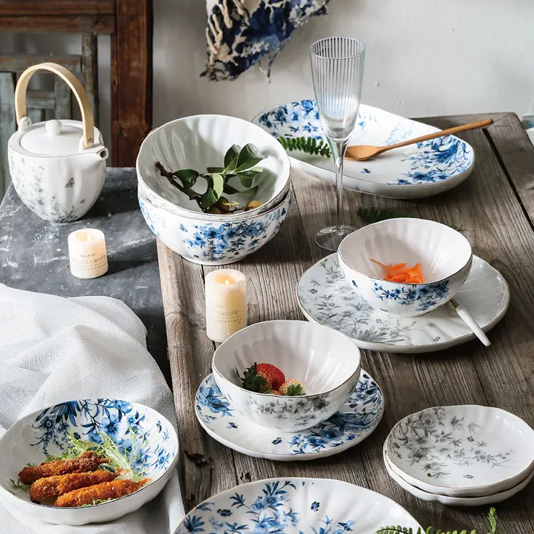 Modern zarif beyaz mavi seramik yemek tabakları yemek takımı yemek lüks porselen sofra setleri ev restoranlar için