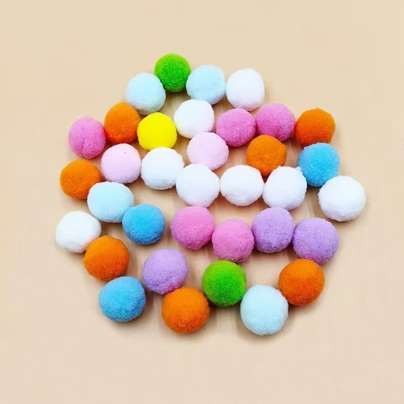 10 boules en peluche
