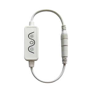 Control de aplicaciones Mini controlador LED de un solo color RF 20Key Control remoto Temporizador Atenuador de luz LED para Módulo de señal de tira Led