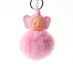 Pompon pompom רכה לנשים pompom רך עם בובה תינוק ישן ותבנית מספר עבור תיקים ומפתחות