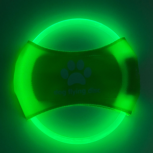 USB充電式LEDソーサーインタラクティブ犬のおもちゃフライングディスクフェッチおもちゃソフトシリコン犬のトレーニングゲーム犬のためのライトアップおもちゃ - Product Image 1