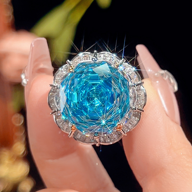 Bague bleu marine, taille ajustable.
