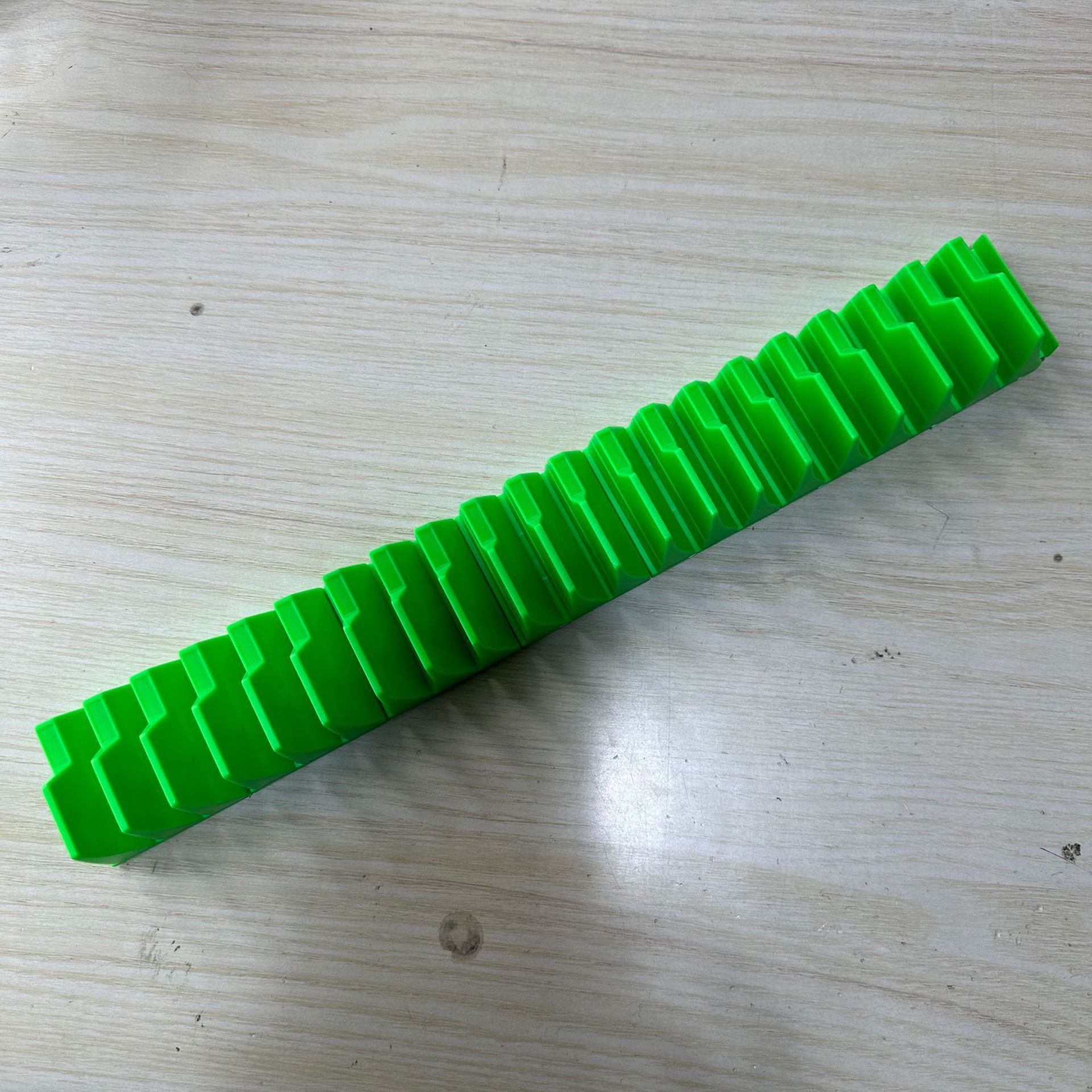 20-piece green wrench organizer set