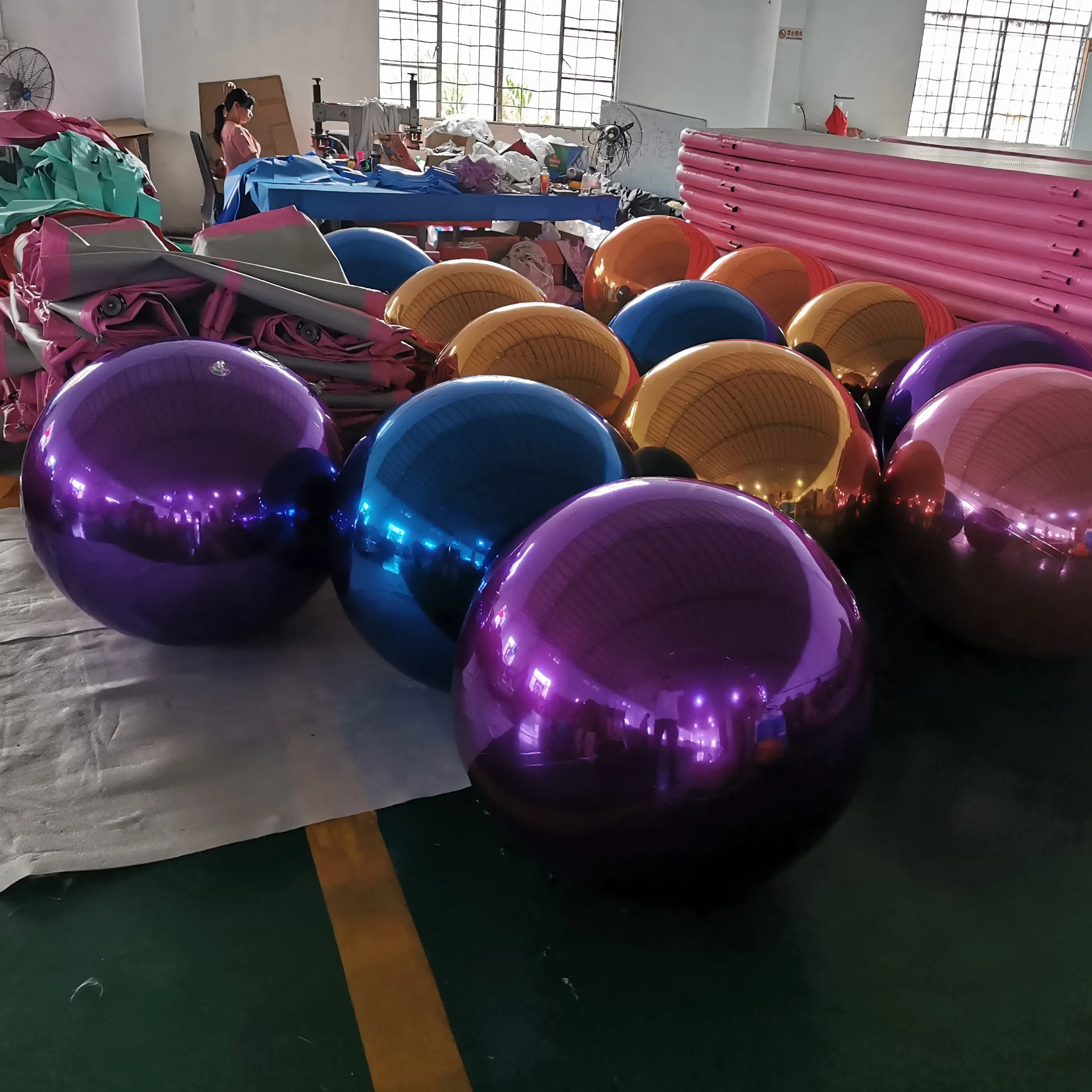 Pvc Big Giant Inflatable Mirror Ball Colorful Silvery Gold Red Blue Green Hanging Reflective Balloon For Party Decoration