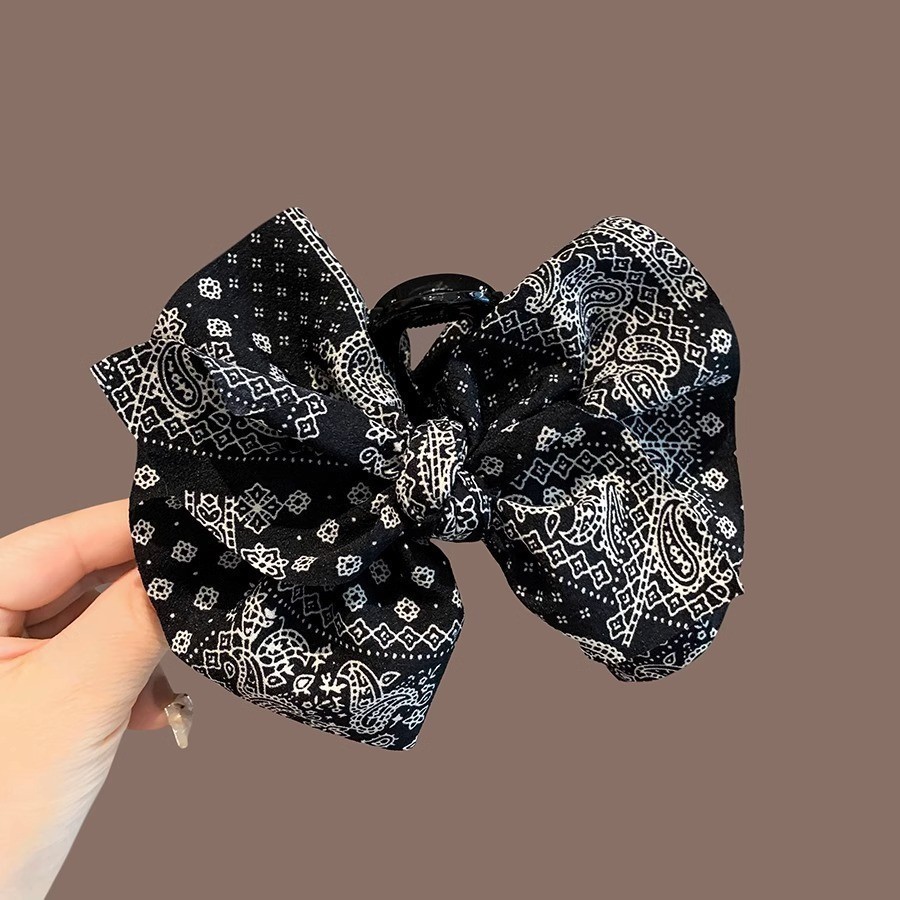 4641 fleur de cajou clip floral noir
