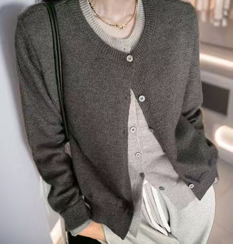 Gris foncé