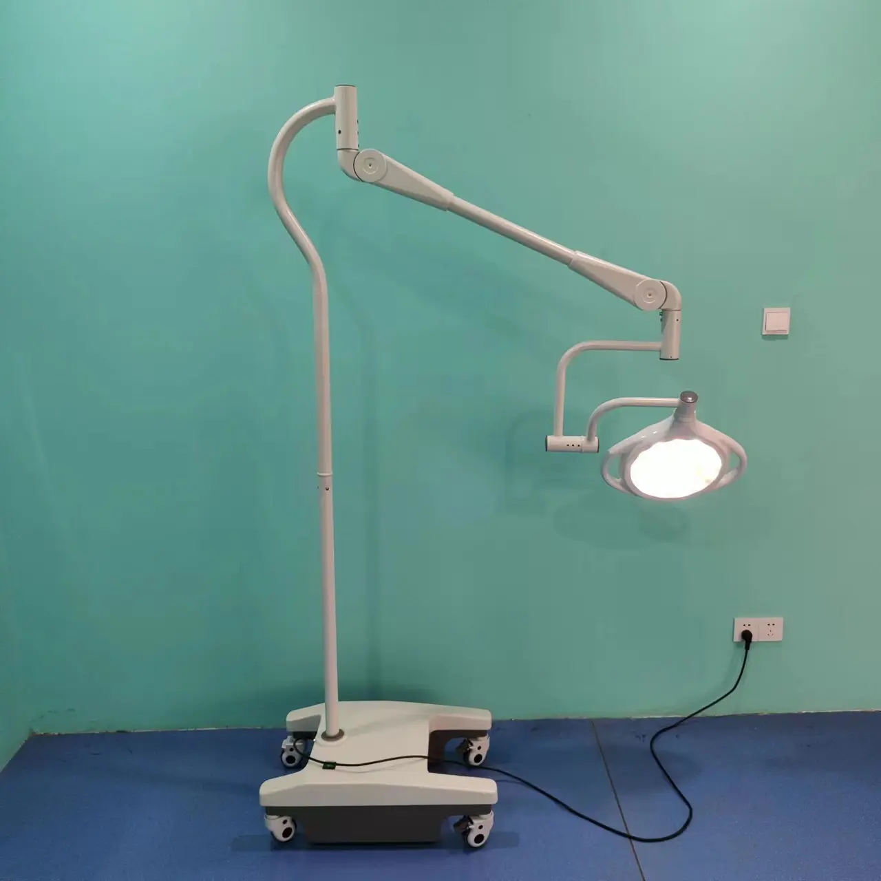 病院外科検査外科用モバイルシャドウレススタンドタイプLED照明シアタールーム医療歯科手術ランプ