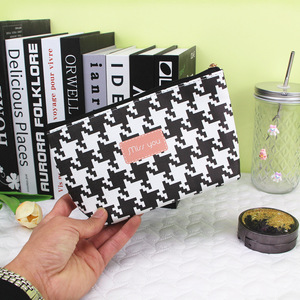 High Quality PU Women's Makeup Zipper Bag Chinese E-Commerce Site Custom Logo Unisex Toiletry <strong>Pouch</strong> with Fashion Style Clutches - Product Image 5