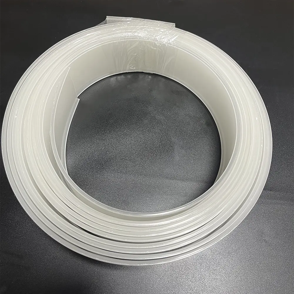 Profilés d'extrusion Abat-jour de couverture de lampe Couvercle de PC à LED diffus en plastique flexible Couvercle de plafonnier de bus en rouleau