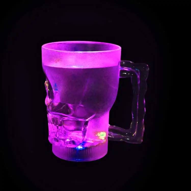 18 once di Plastica LED Del Cranio Tazza della Birra Personalizzato Led Lampeggiante Tazza Made In China