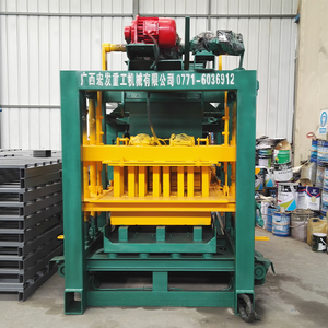 Máquina de fabricación de ladrillos Hydraform QT 4-25 de baja inversión en mano de obra para construcción a pequeña escala utilizando arena de hormigón como materias primas - Product Image 5