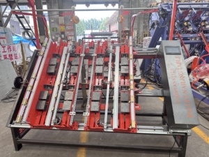 Máquina automática de clavado de palés de madera línea de producción de palés máquina de fabricación de palés de larguero de madera - Product Image 6