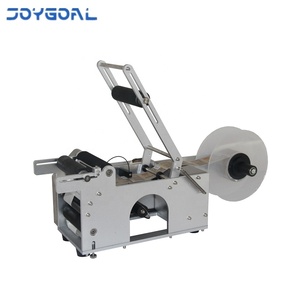 Etichettatrici manuali semi automatiche orizzontali piccole per lattine di vasetti di bottiglie di birra per alimenti rotondi con funzione di codifica - Product Image 3