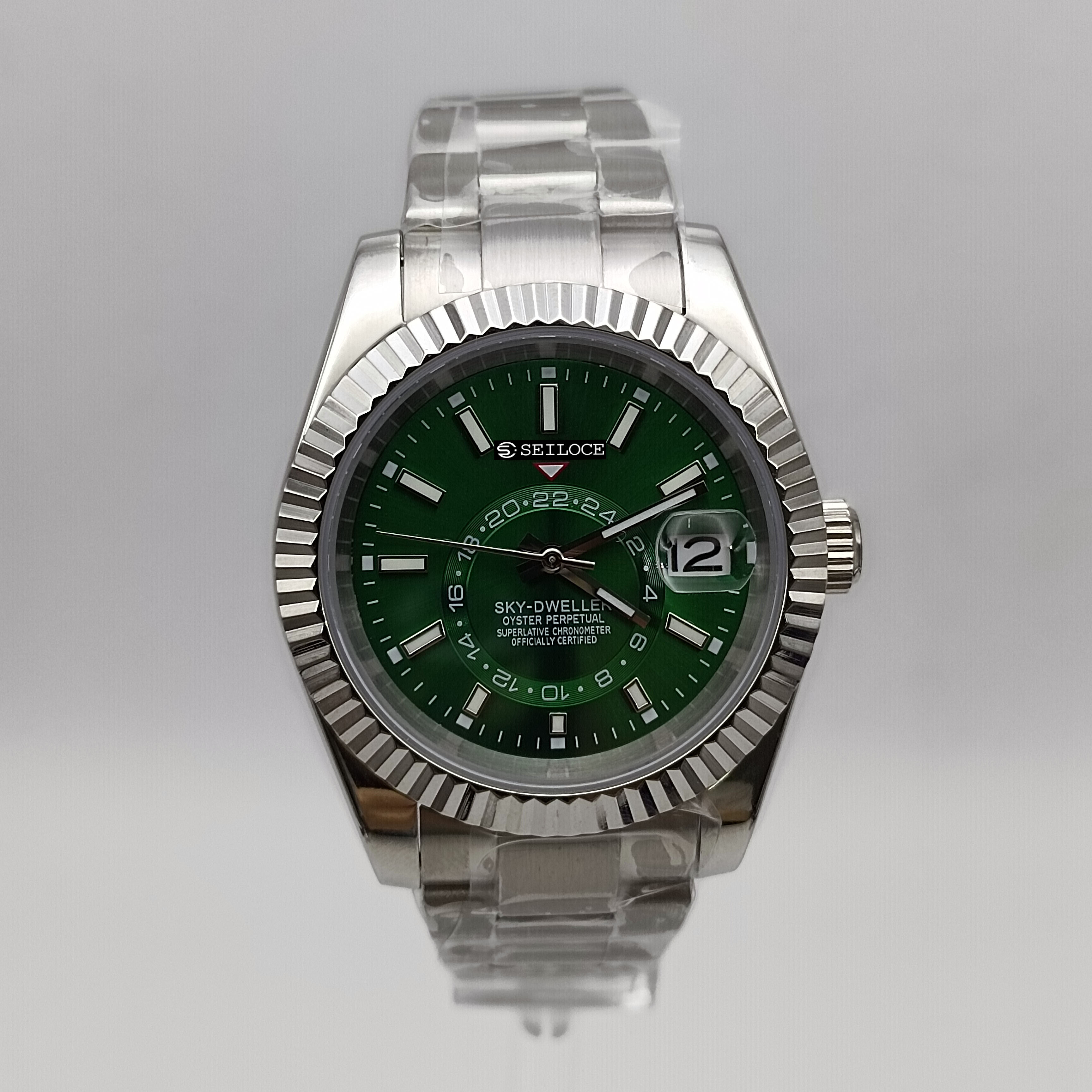 Boîtier argenté + cadran vert foncé