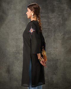 新款最新批发设计师Kurtis丝绸钱德里刺绣手工设计前颈设计师kurti - Product Image 5