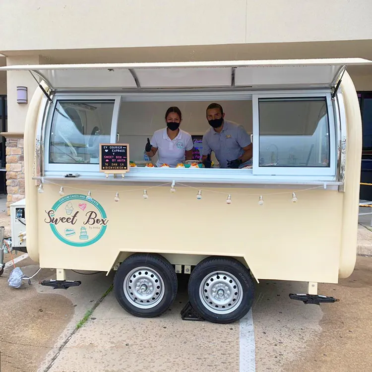 Caminhão de alimentos japonês pequeno com design de interior, mini forno com cozinha completa