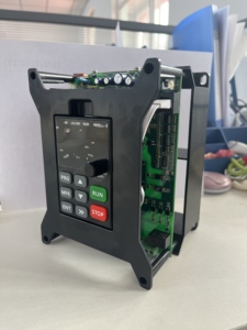 Convertidor de frecuencia Variable monofásico de 220V, Micro inversor de CA, controlador de velocidad VFD funcional múltiple de 50HZ para Motor