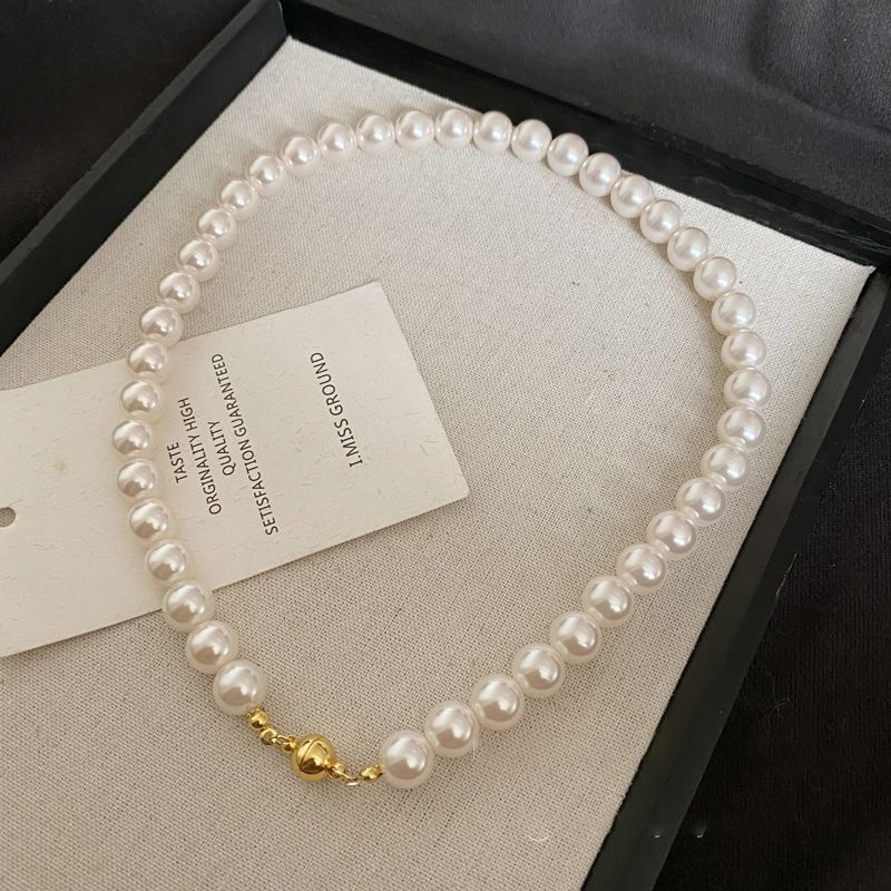 57white-10mm round pearl necklace