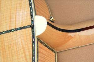 Flyoung Natural Wood Color 43 Inches Acoustic Guitar SJ200 Model Top Solid Flame Maple Back and Side Abalone Fret Inlay - Product Image 4