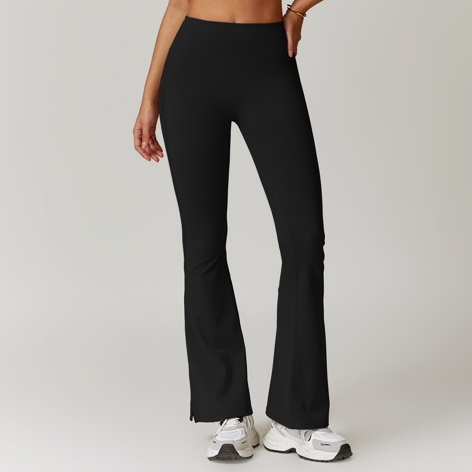 Pantaloni svasati neri