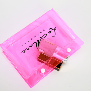 Özelleştirilmiş seyahat şeffaf taşınabilir Neon pembe renkli PVC kozmetik depolama makyaj çantası düğmesi ile - Product Image 2