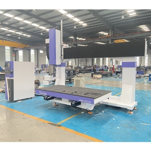 Enrutador CNC de 5 ejes con movimiento de mesa y cambiador automático de herramientas, molde AccTek para decoración de automóviles - Product Image 6
