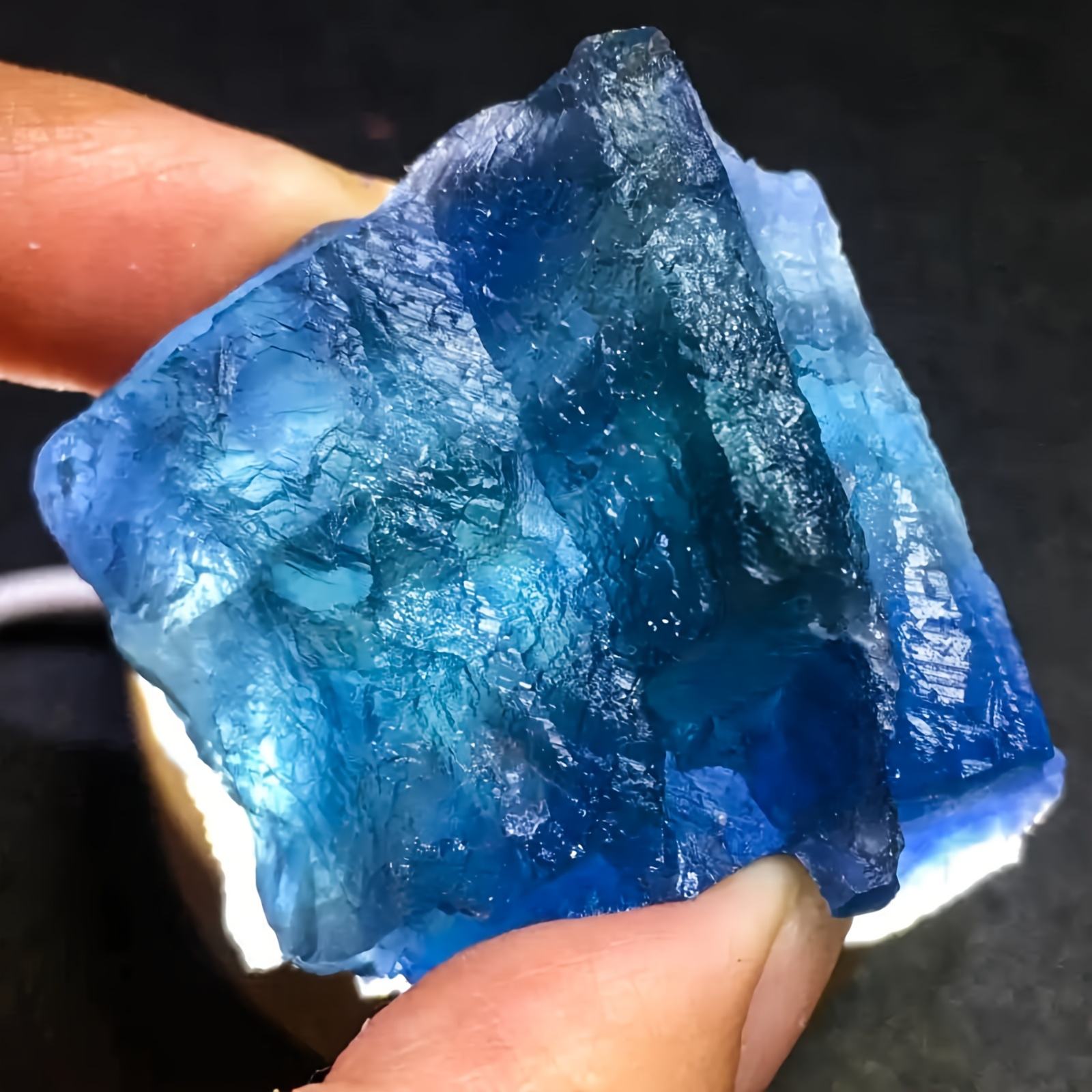 หินฟลูออไรต์สีน้ำเงินดิบ