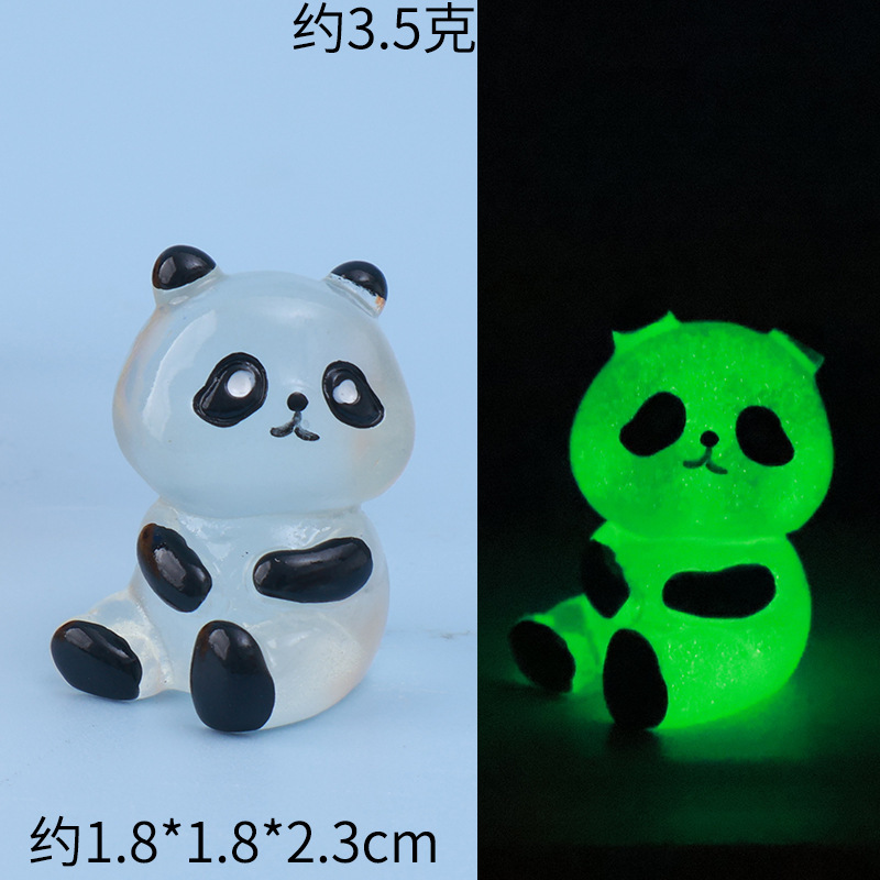 Panda rojo translúcido que brilla en la oscuridad con cabeza