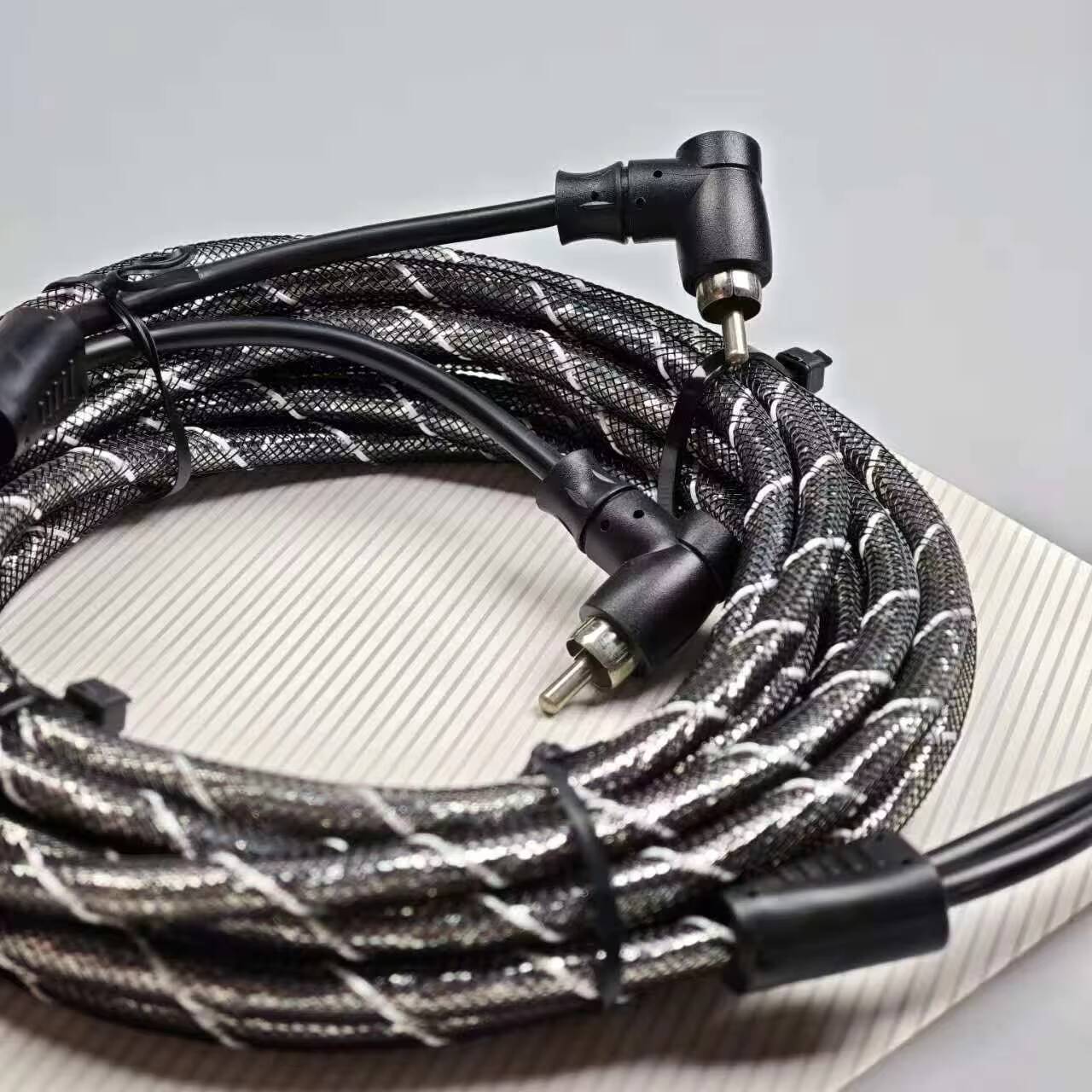 Gray 1M 2F