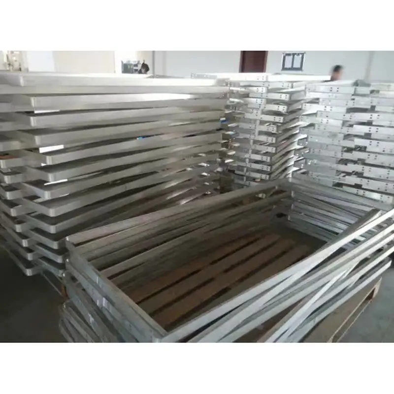 Perforación de perfil de marco de aluminio OEM servicio de fabricación de metal proveedores de soldadura de penetración completa