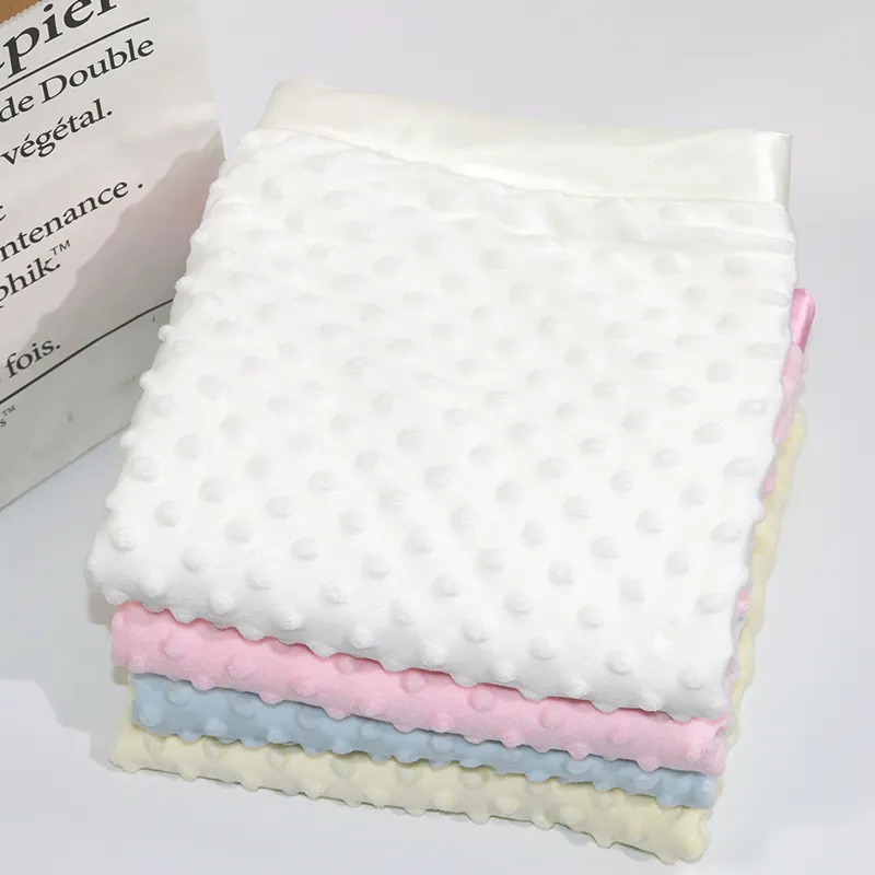 Couverture en molleton de Minky de 100% polyester imprimée en gros personnalisée pour bébé nouveau-né tricoté à motif de points avec des motifs de couleurs unies