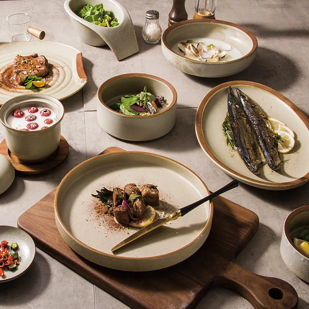 2022 Set di piatti in porcellana piatto dipinto a mano e stoviglie Dishe per ristorante a tema Hotel banchetto BBQ stoviglie piatti in ceramica