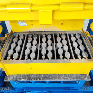 เครื่องผลิตอิฐบล็อกซีเมนต์กลวง <span class=keywords><strong>QTJ4</strong></span>-<span class=keywords><strong>40A</strong></span> เครื่องทำปูพื้นแบบอินเตอร์ล็อคสำหรับใช้ในแอฟริกา - Product Image 3