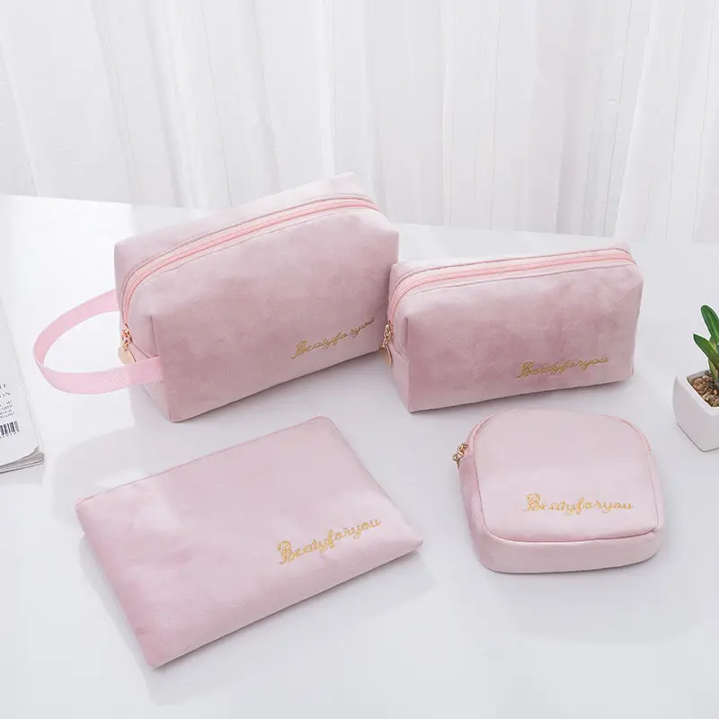 Conjunto de bolsas de maquiagem de veludo rosa personalizadas, bolsa de cosméticos de viagem luxuosa com fecho de zíper e logotipo bordado para armazenamento, 4 peças