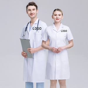 2023 Biểu Tượng Tùy Chỉnh Bệnh Viện Bác Sĩ Đồng Phục Phòng Thí Nghiệm Áo Khoác Dược Phẩm Ngắn Tay Áo Y Tế Trắng Phòng Thí Nghiệm Áo Khoác Cho Nữ Và Nam - Product Image 1